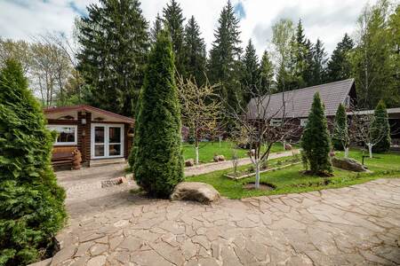 kottedzh-shishkin-les-1-territorija-6